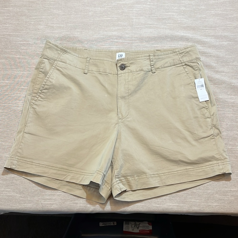NWT Gap tan color shorts. Size 16. Waist 19.5” Inseam 5”